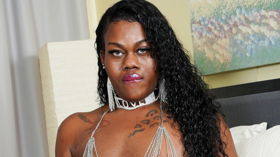 First Timer Friday: Strokahantas Cums!