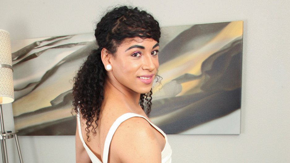 Tatiana Gomez Cums And Licks It!